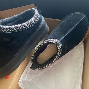 Black UGG Platform